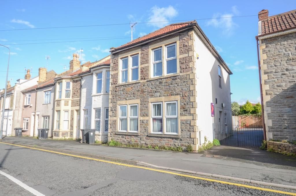3 bed end terrace house for sale in Soundwell Road, Staple Hill