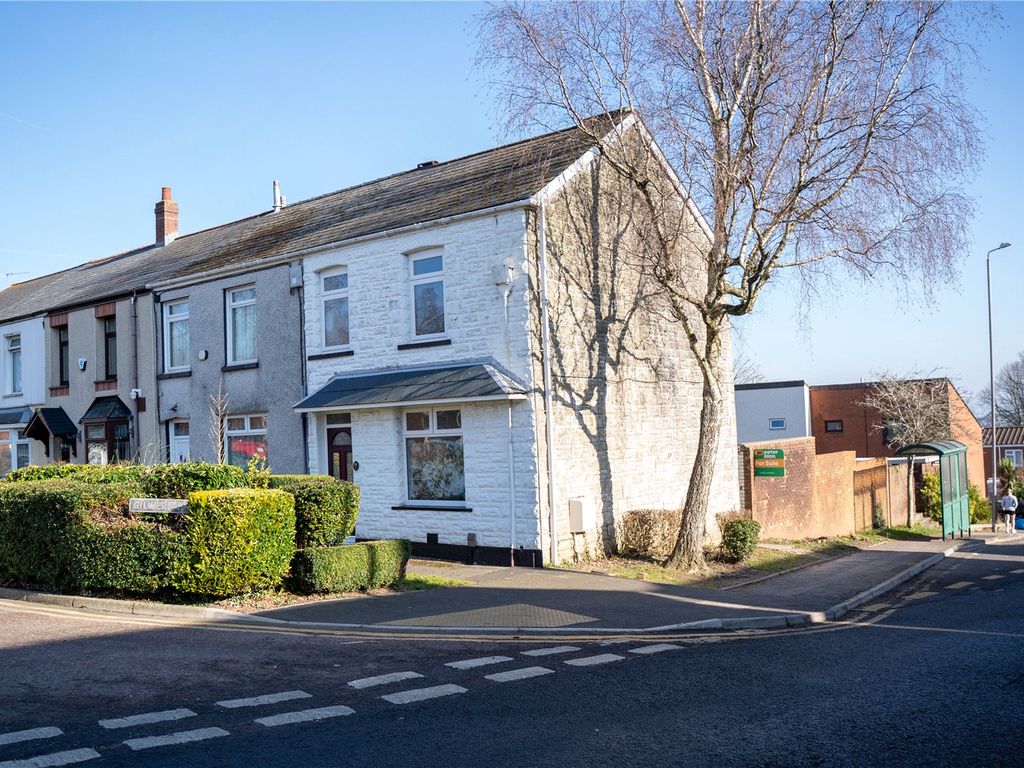 3 bed end terrace house for sale in Gilwern Place, Pontnewydd, Cwmbran