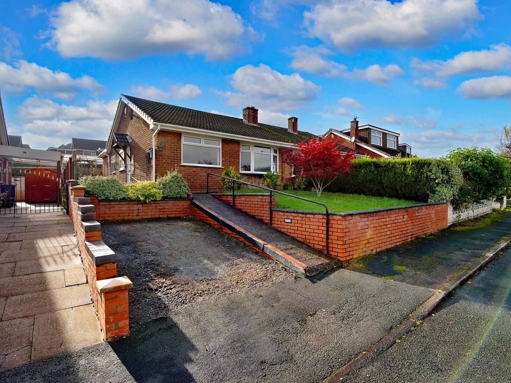 3 bed semidetached bungalow for sale in Acacia Gardens, Kidsgrove, StokeOnTrent ST7, £180,000