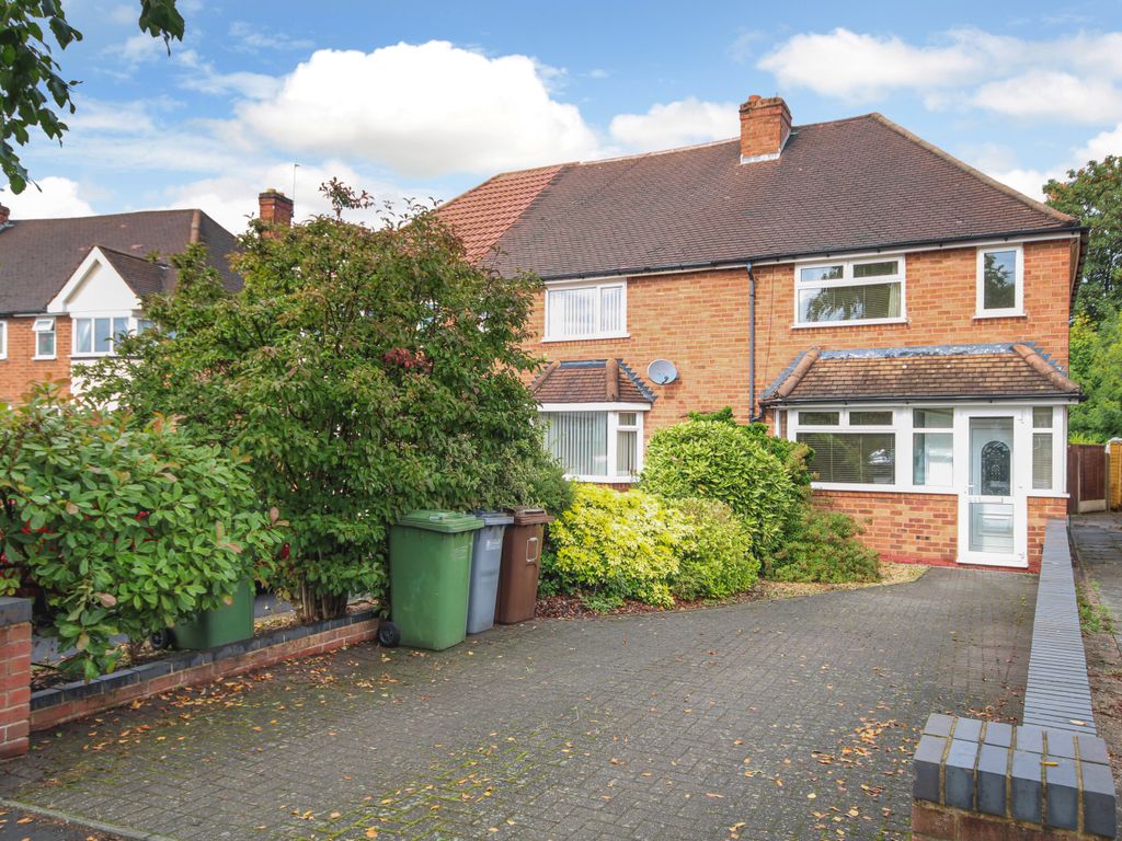 3 bed end terrace house for sale in Brook Lane, Solihull B92 Zoopla