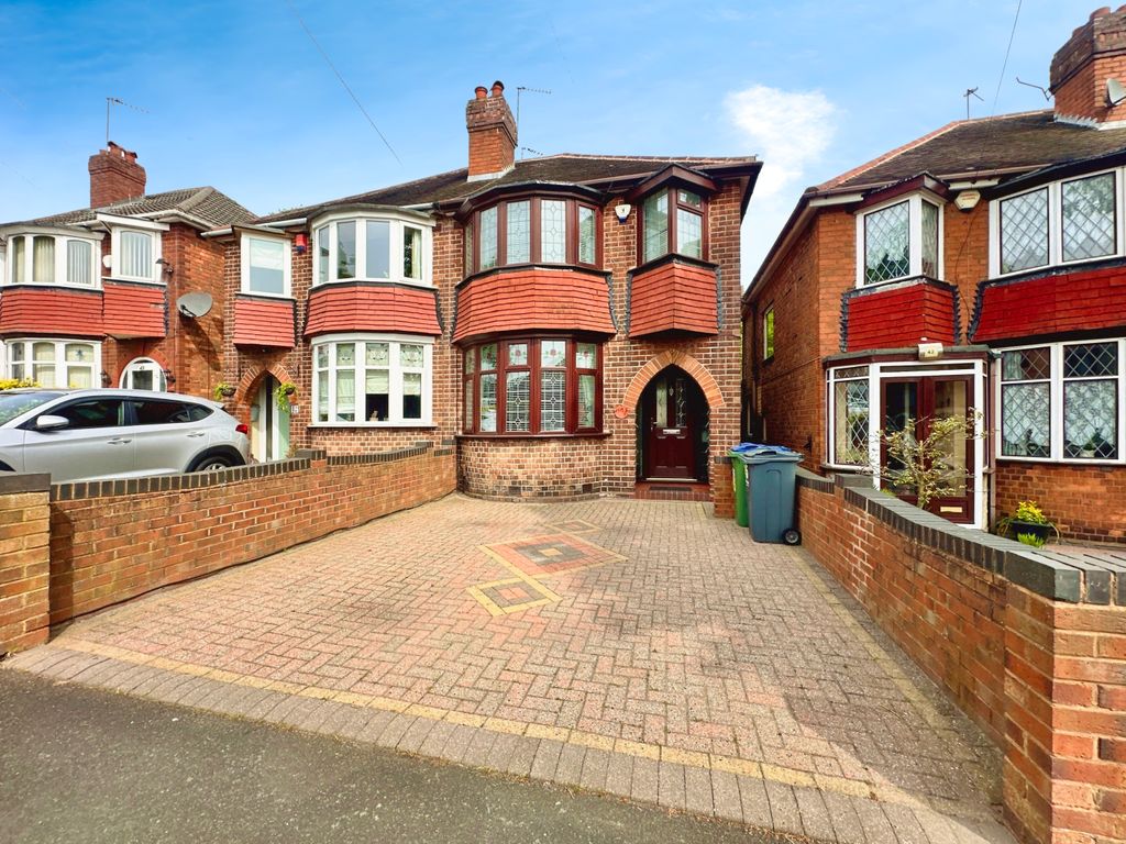 3 bed semidetached house for sale in The Broadway, West Bromwich B71