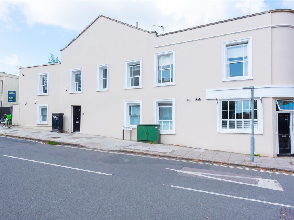 1 bed flat to rent in Kings Road, Richmond TW10, £1,850 pcm Zoopla