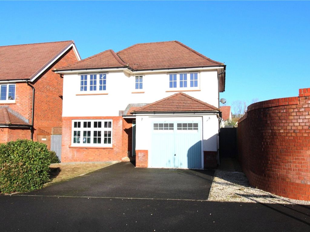 4 bed detached house for sale in Chalcot Road, Coate, Swindon
