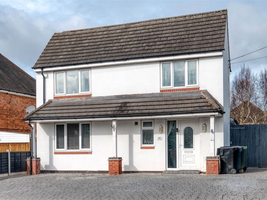 4 bed detached house for sale in Meadow Road, Catshill, Bromsgrove B61