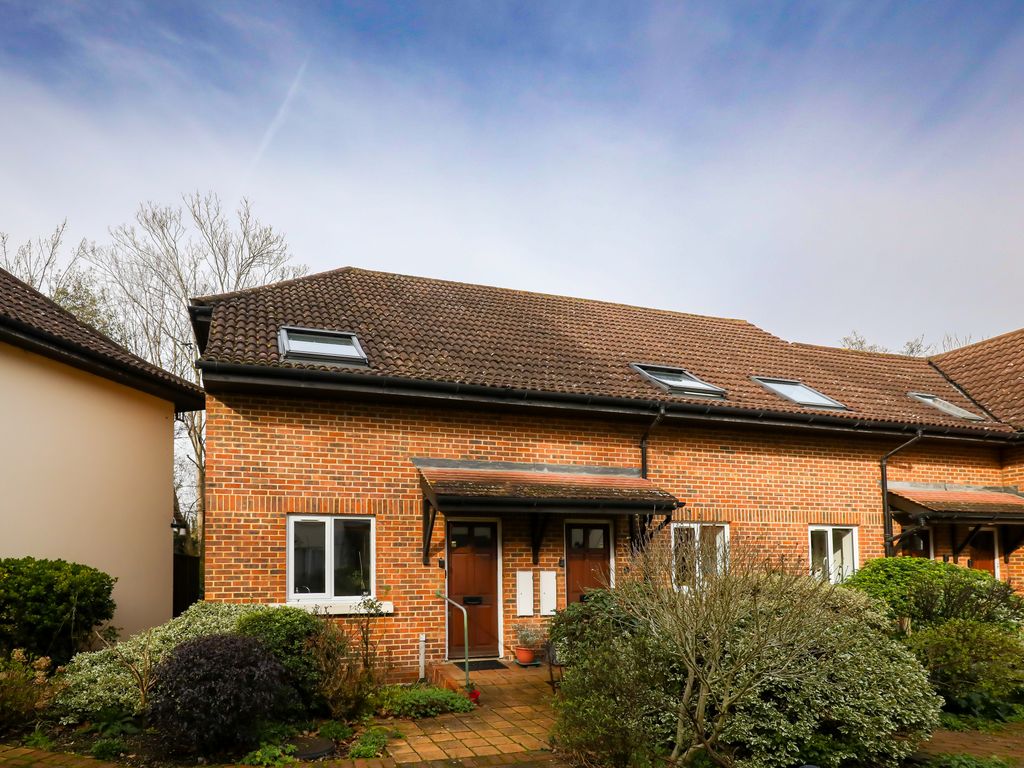 2 bed end terrace house for sale in Sheridan Place, London SW13, £