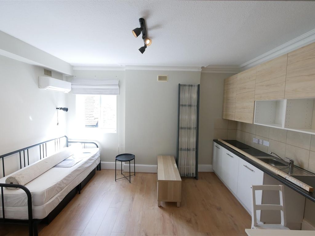 Studio to rent in High Road, South Woodford IG8 Zoopla