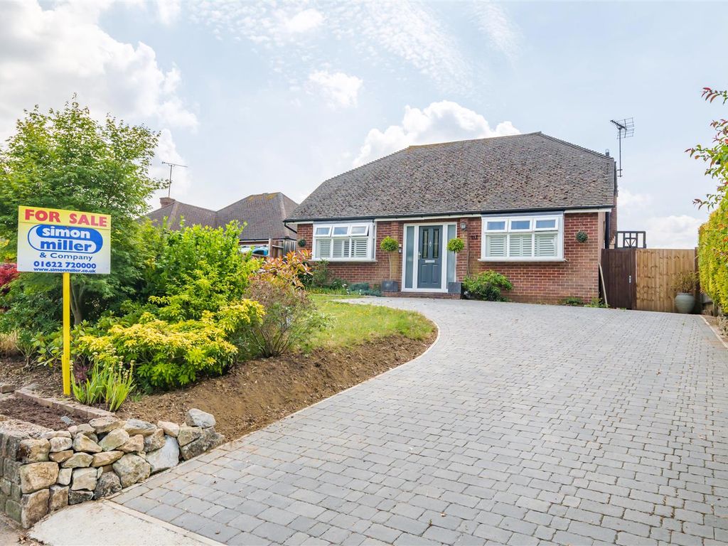 3 bed detached bungalow for sale in Heath Road, Barming, Maidstone ME16