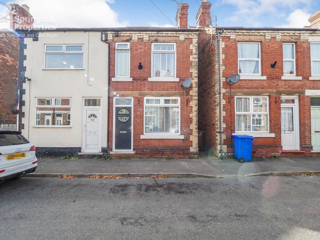 4 bed semidetached house for sale in Fowler Street, Draycott, Derby