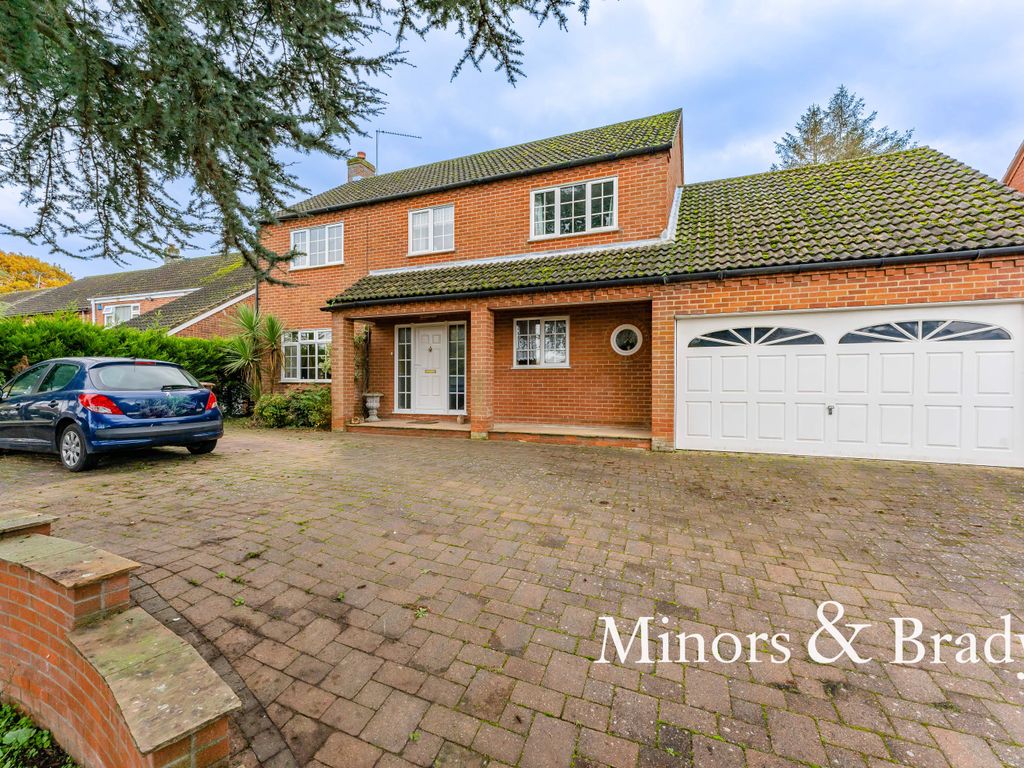4 bed detached house for sale in Lower Street, Salhouse, Norwich NR13