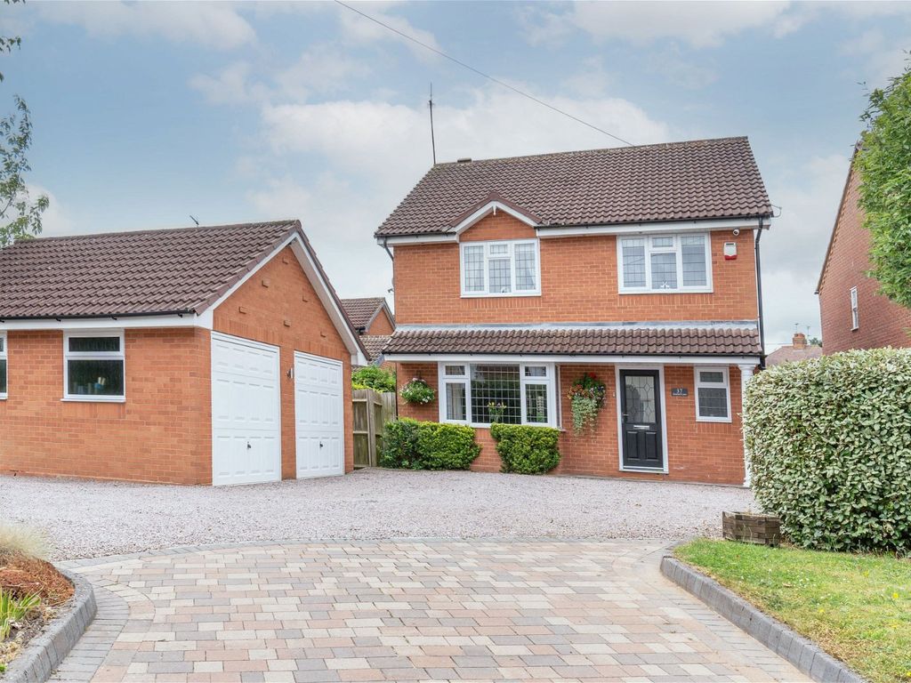 4 bed detached house for sale in Tanyard Lane, Alvechurch B48, £700,000