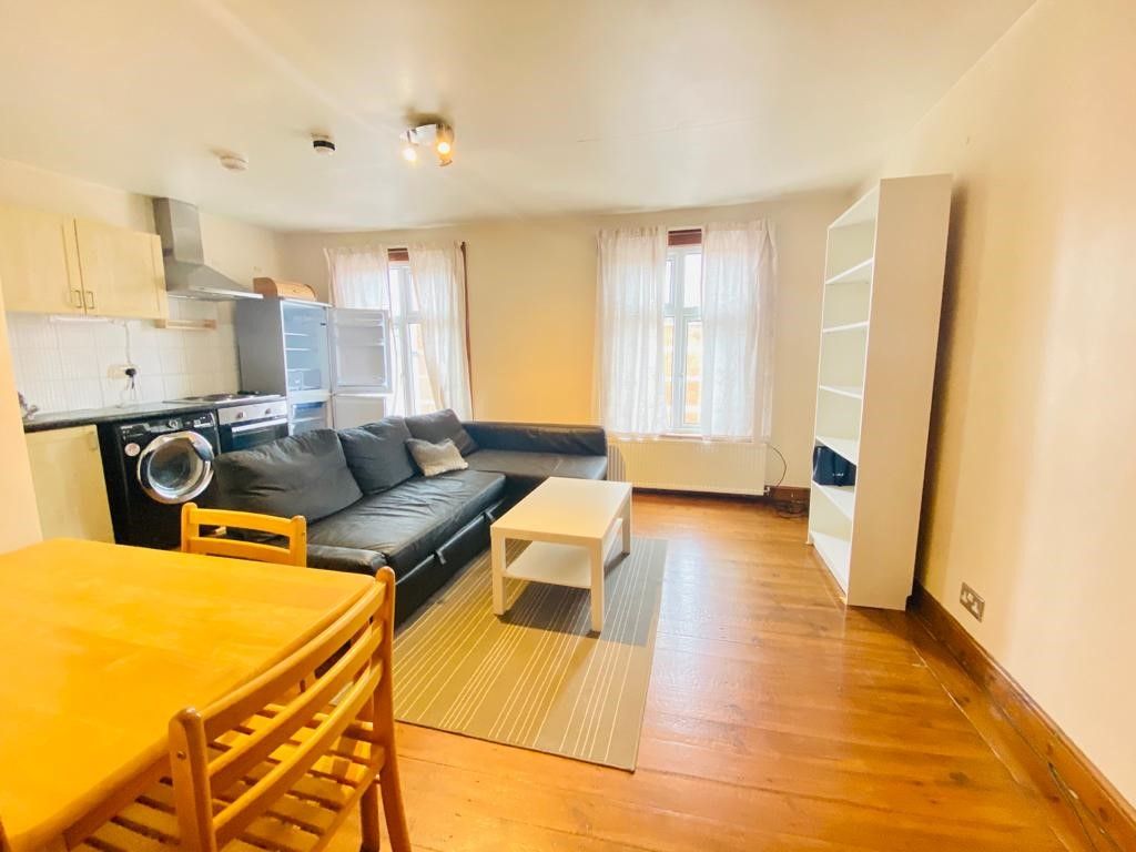 2 bed flat to rent in Fulham Palace Road, London W6, £2,200 pcm Zoopla