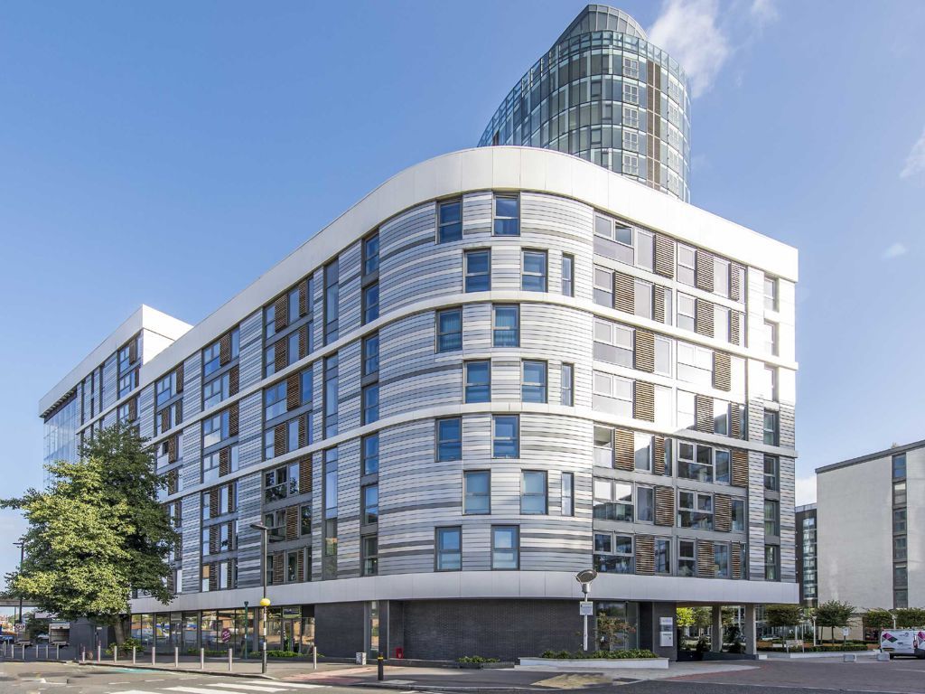 2 bed flat to rent in Ealing Road, Brentford TW8 Zoopla