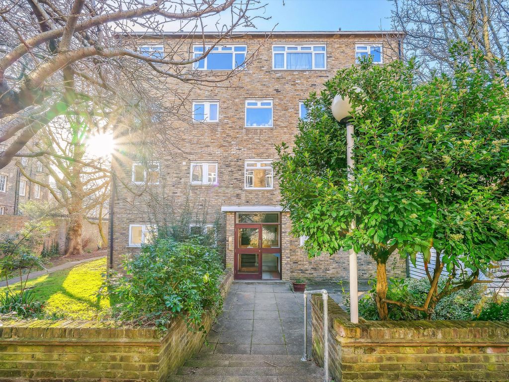 1 bed flat to rent in Gloucester Court, Swan Street, Southwark, London