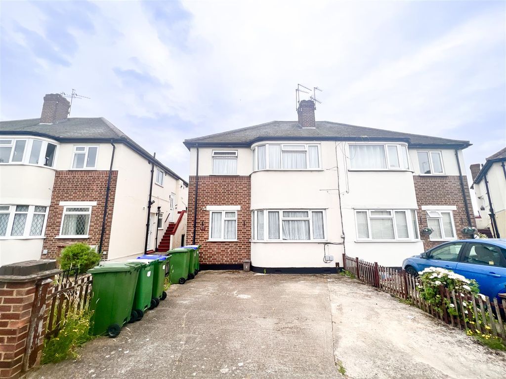 2 bed for sale in Russell Close, Bexleyheath DA7 Zoopla