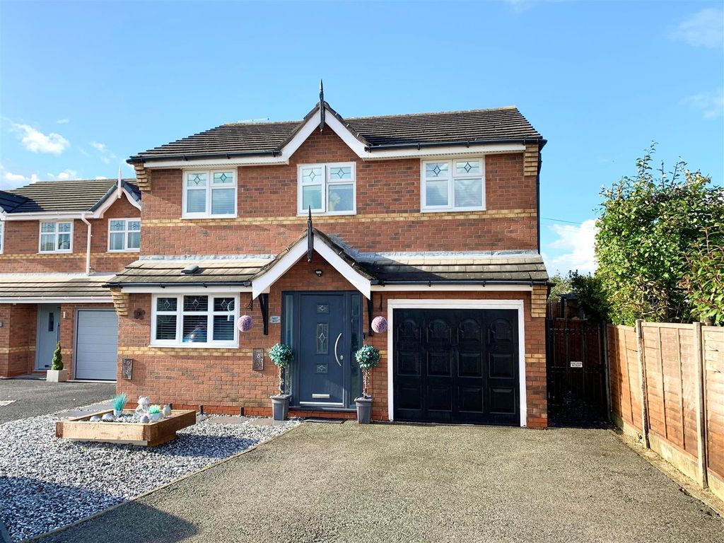 4 bed detached house for sale in Rookery Close, Ettiley Heath, Sandbach