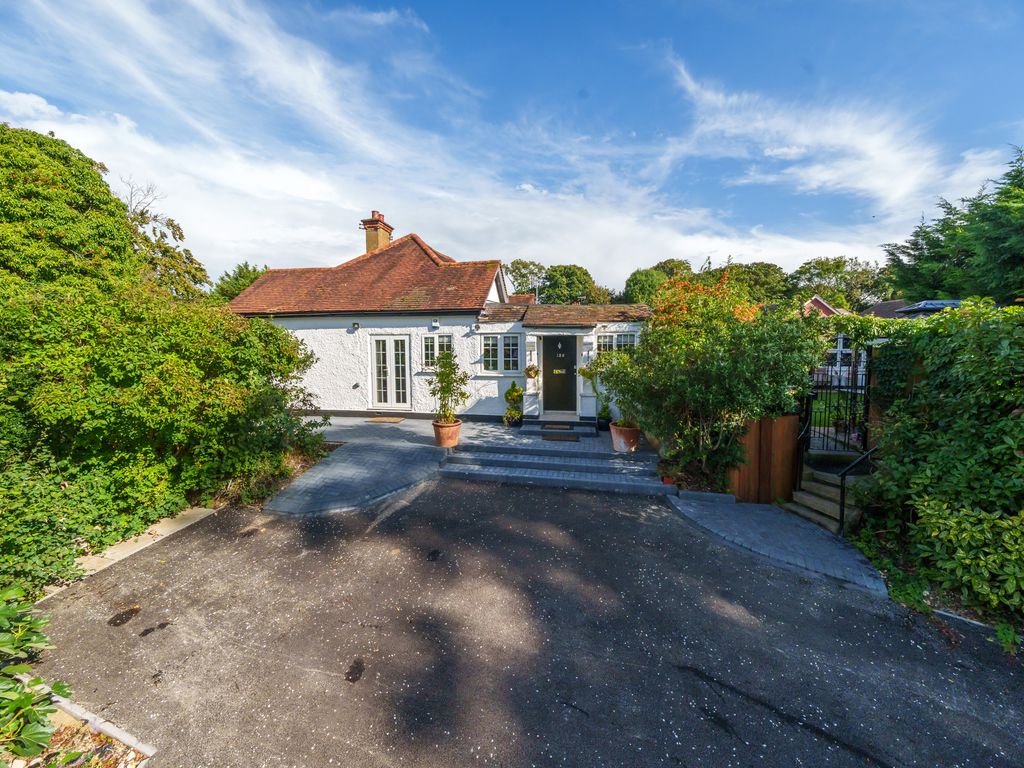 4 bed detached bungalow for sale in Ridge Lane, Watford WD17, £950,000