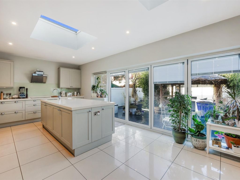 5 bed property for sale in West Barnes Lane, New Malden KT3, £1,570,000