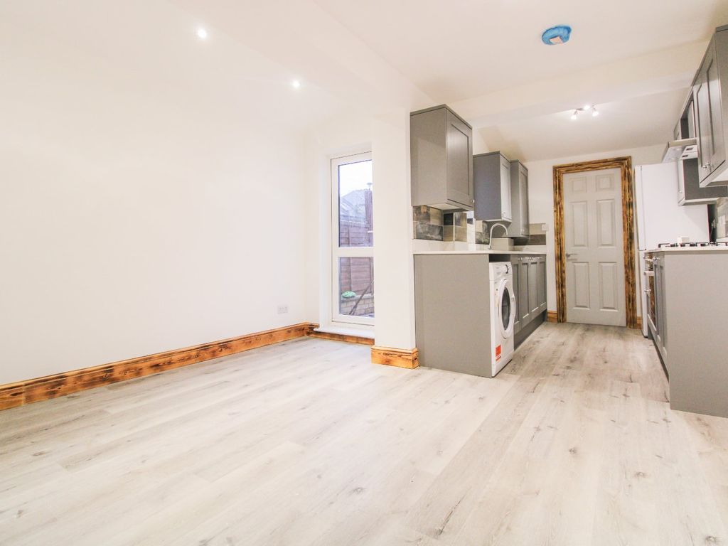 2 bed flat to rent in Grant Road, Croydon CR0 Zoopla