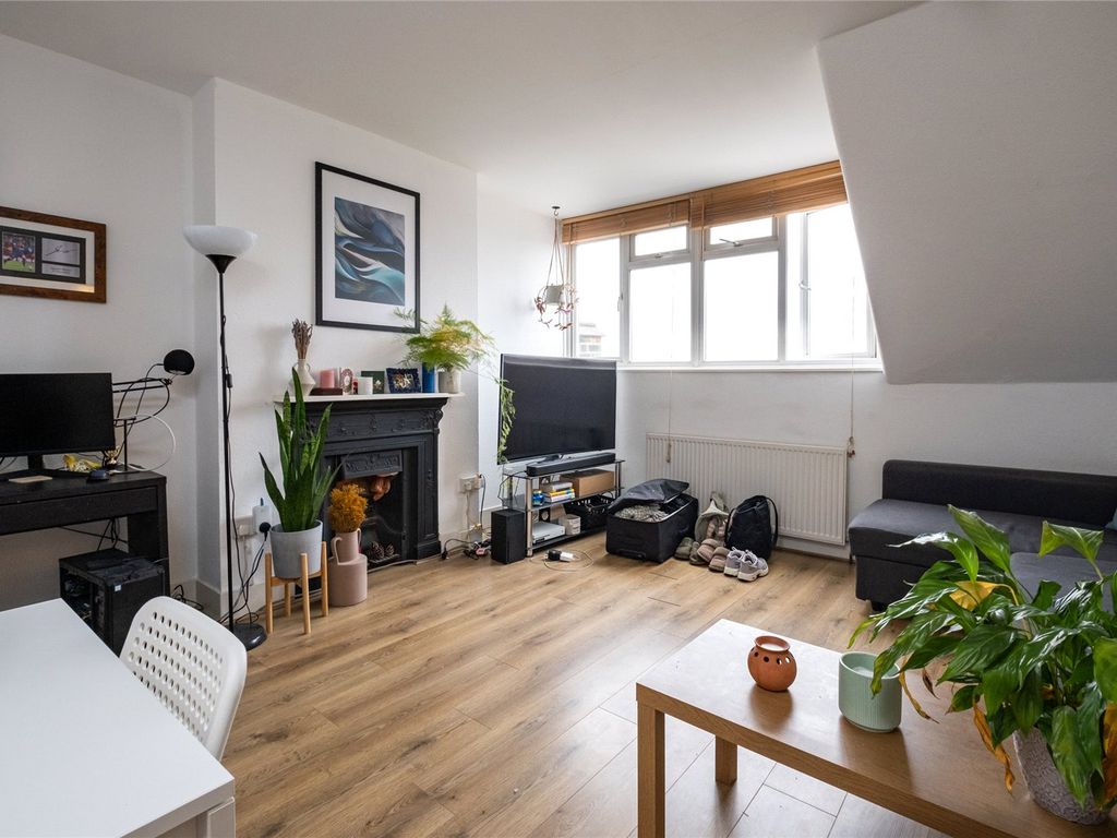 1 bed flat for sale in Becmead Avenue, Streatham, London SW16, £300,000