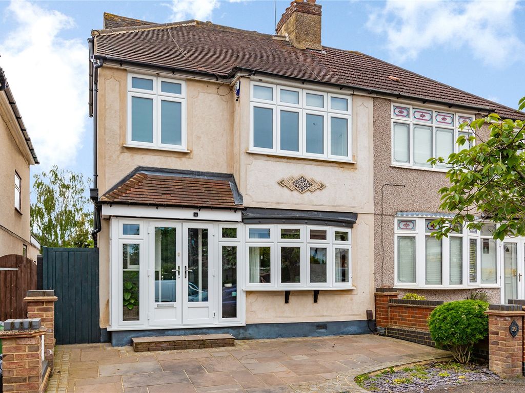 3 bed semidetached house for sale in Granton Avenue, Upminster RM14