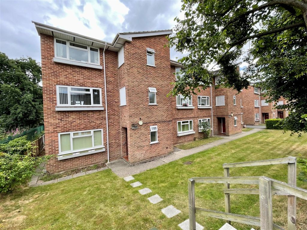 1 bed flat to rent in Boundary Road, Newbury RG14, £850 pcm Zoopla