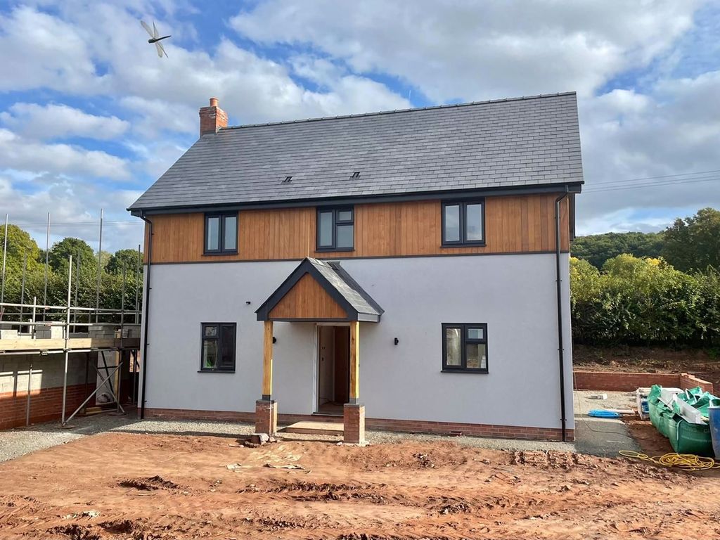 New home, 4 bed detached house for sale in Wellfield Rise, Clifford
