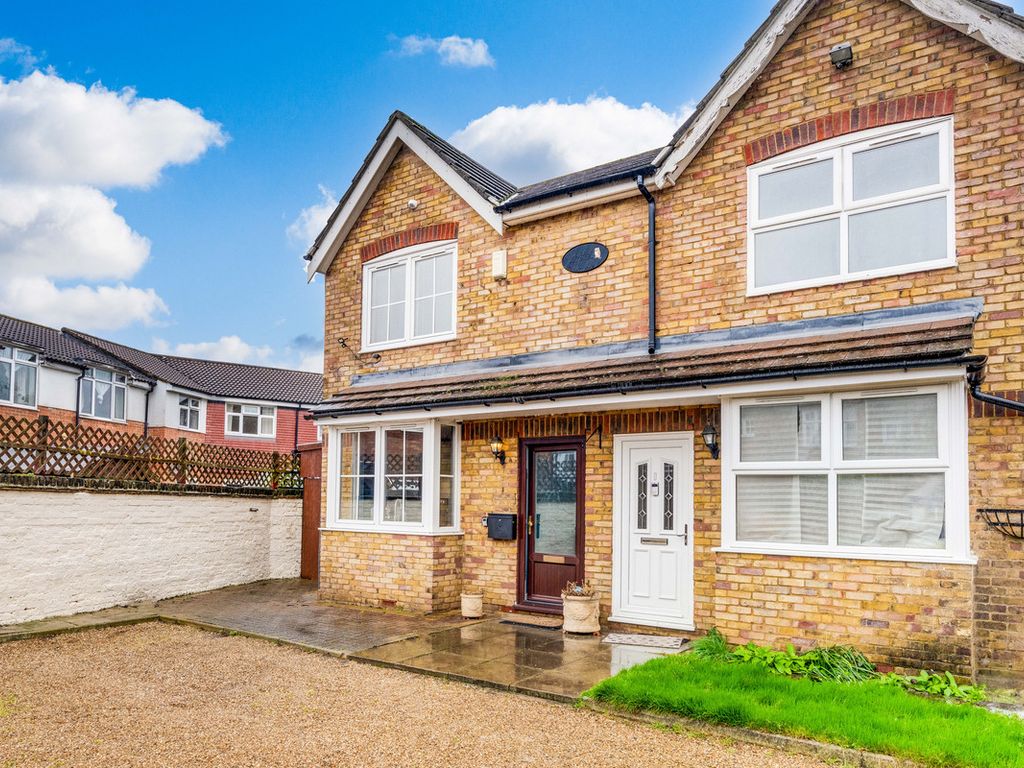 3 bed semidetached house for sale in Commonside East, Mitcham CR4, £500,000 Zoopla