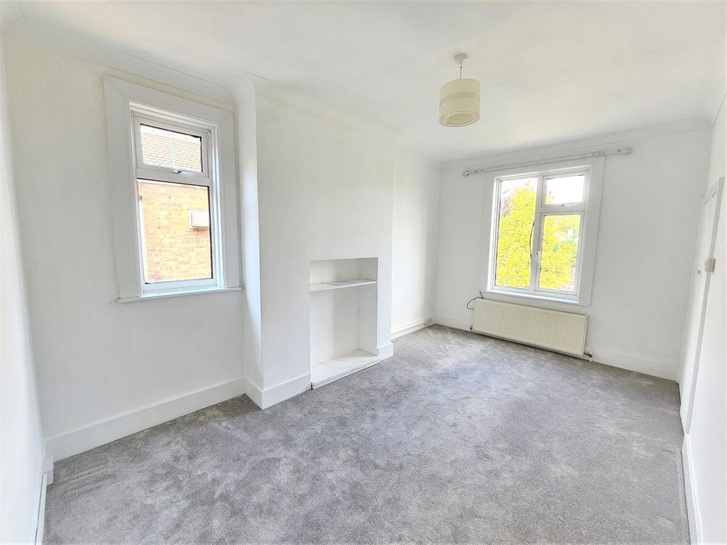 3 bed flat to rent in Manor Park Road, London N2 Zoopla