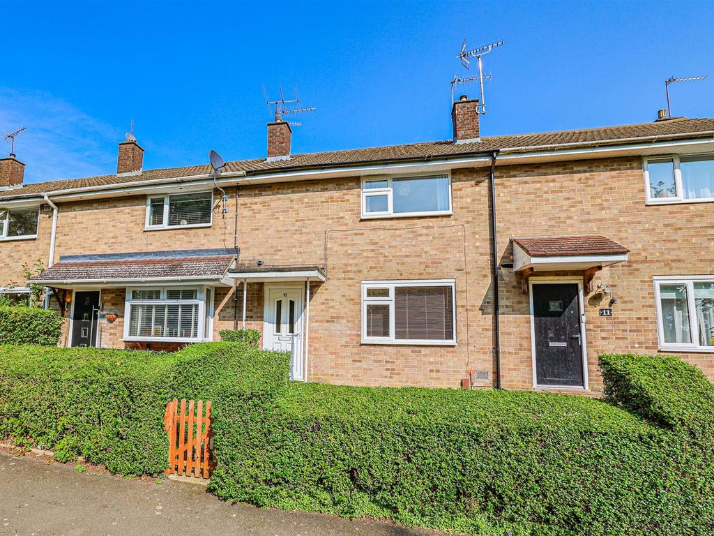 2 bed terraced house for sale in Butts End, Hemel Hempstead HP1, £