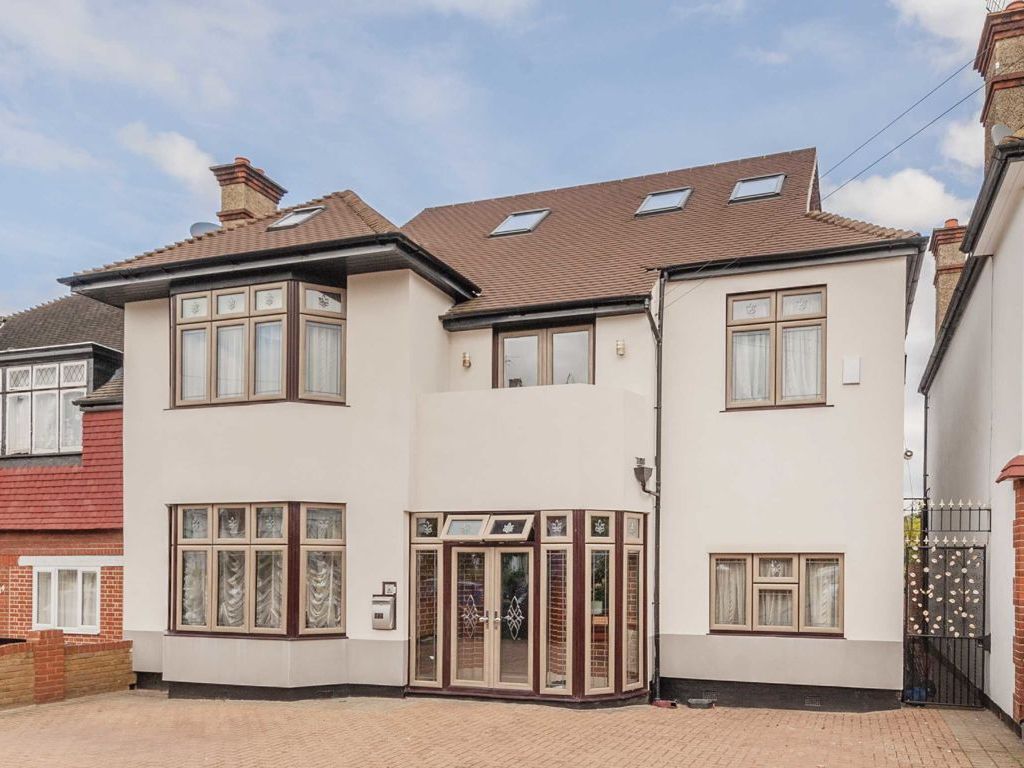 6 bed detached house for sale in Mount Ephraim Road, London SW16, £