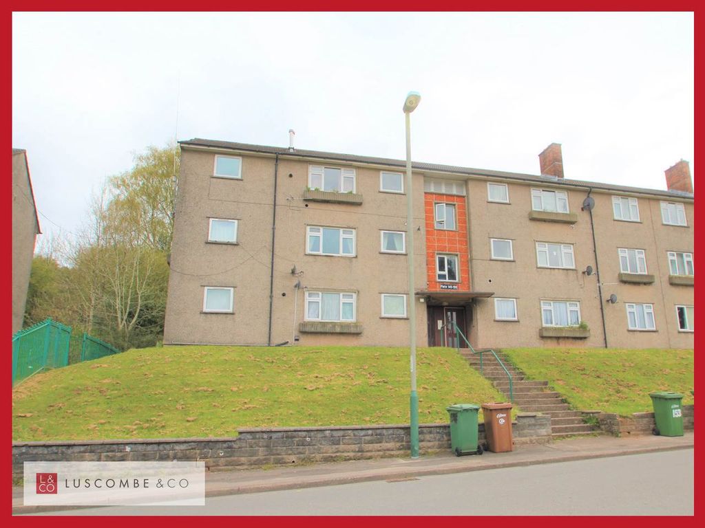 2 bed flat to rent in Holly Road, Risca, Newport NP11, £625 pcm Zoopla