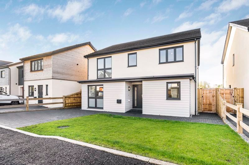 5 bed detached house for sale in Foundation Square, Ambrosden, Bicester