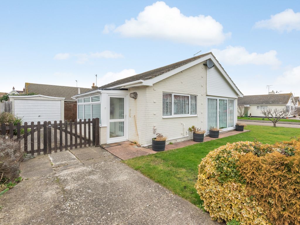 2 bed detached bungalow for sale in Meadow Close, Herne Bay CT6, £