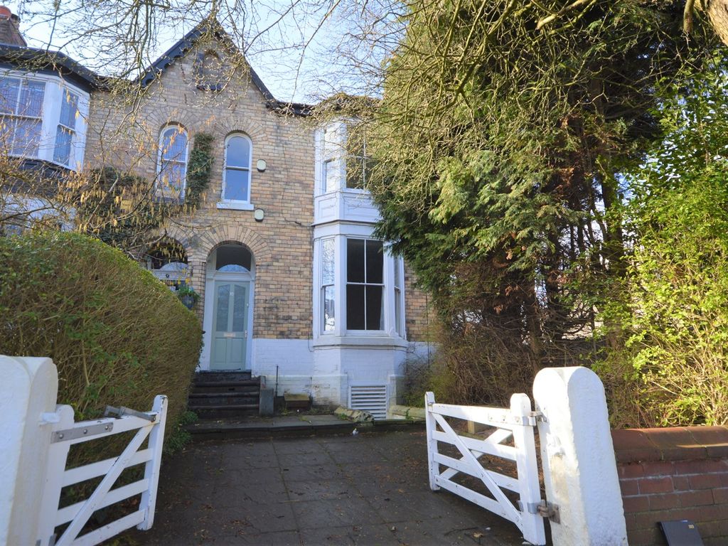 2 bed flat for sale in Hawthorn Grove, Heaton Moor, Stockport SK4 Zoopla