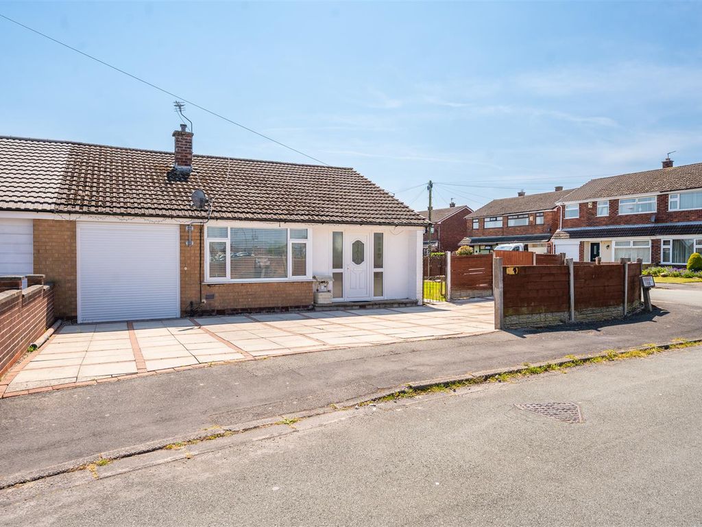 3 bed semidetached bungalow for sale in Pinewood Road, Burtonwood