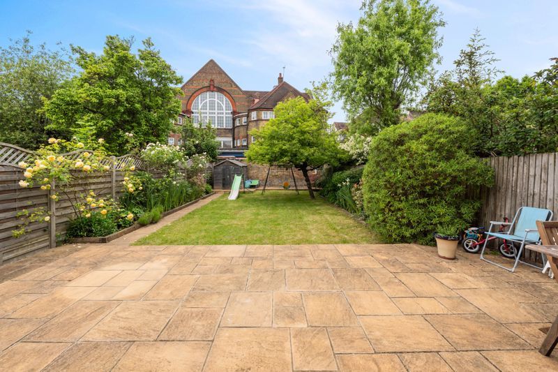 5 bed semidetached house for sale in Cricklewood Lane, London NW2, £