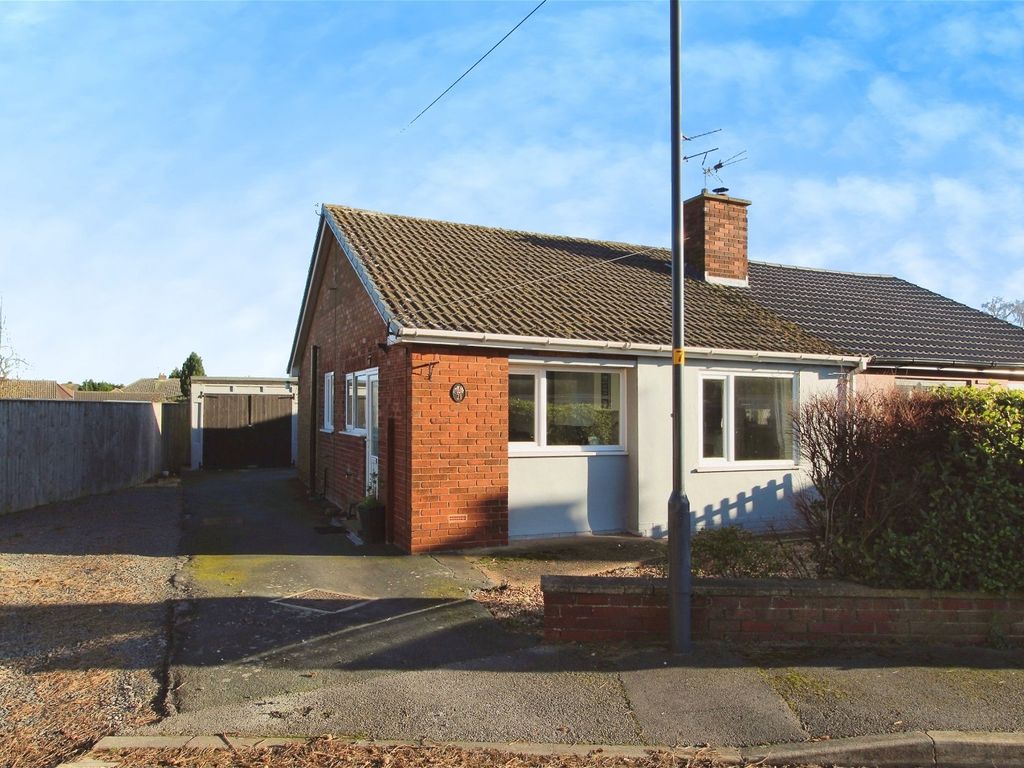 2 bed semidetached bungalow for sale in West Park, Selby YO8, £200,000