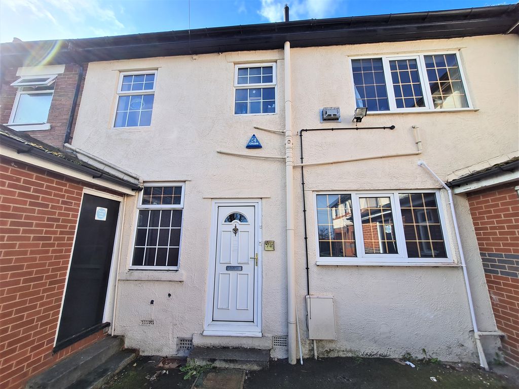 2 bed flat for sale in Broadgate Lane, Horsforth, Leeds, West Yorkshire