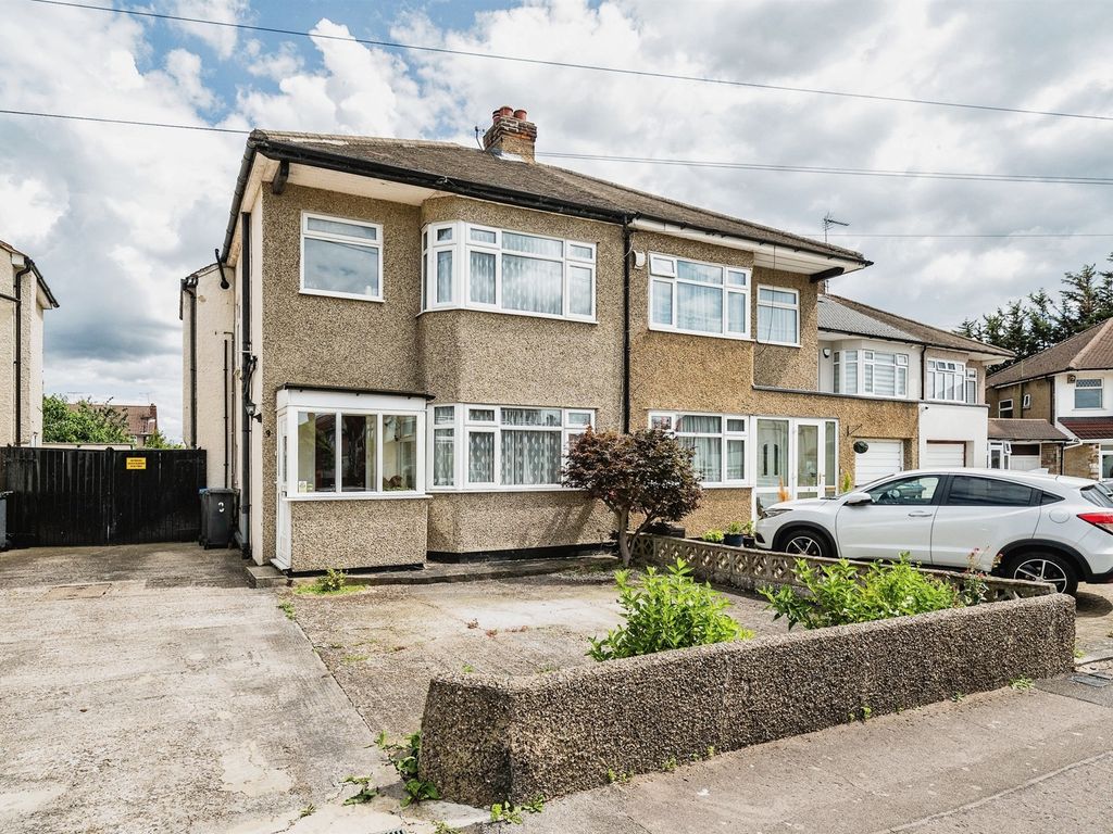 3 bed semidetached house for sale in Colvin Gardens, Waltham Cross EN8