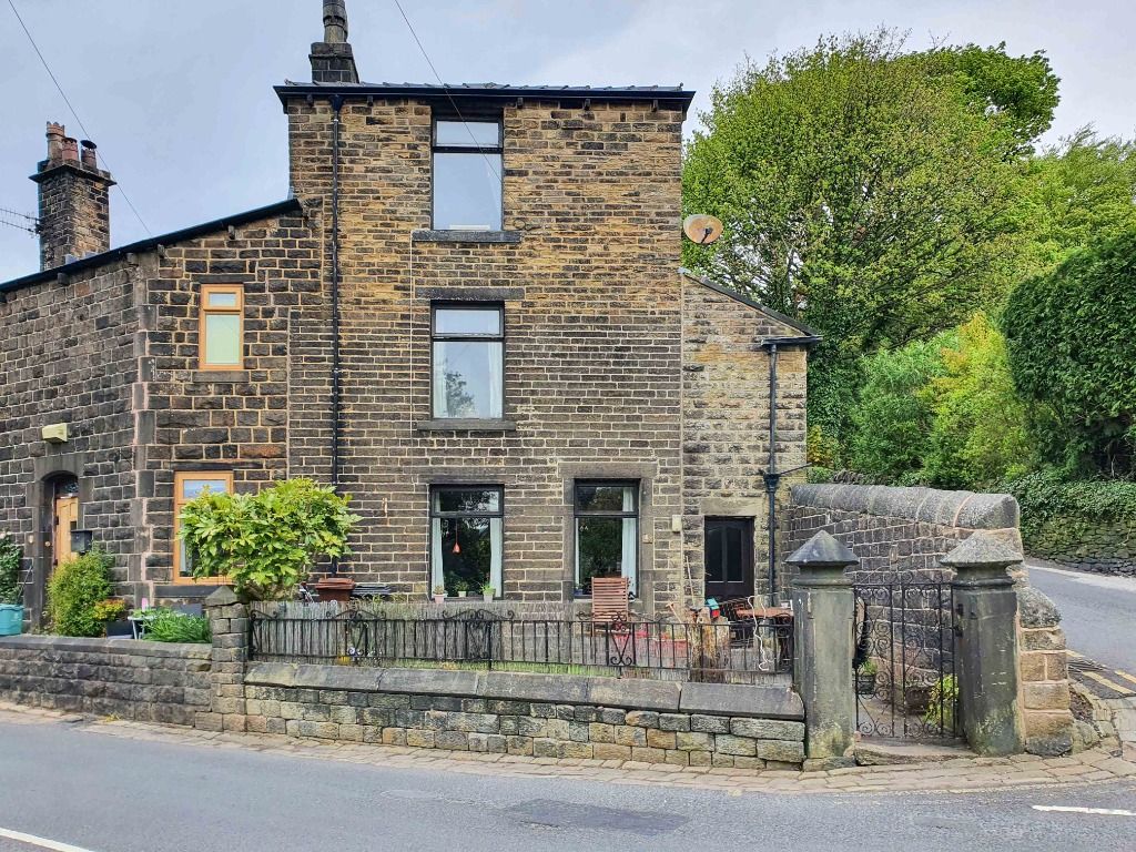 3 bed terraced house for sale in Platt Lane, Dobcross, Saddleworth OL3
