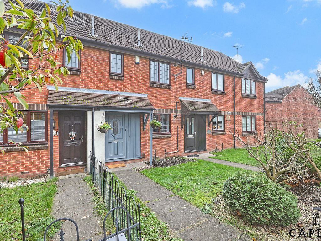 2 bed terraced house to rent in The Windsors, Buckhurst Hill IG9, £