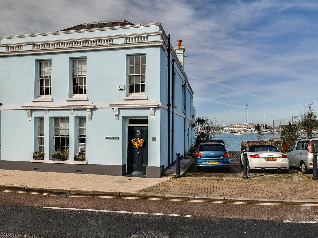 4 bed end terrace house for sale in Cremyll Street, Stonehouse