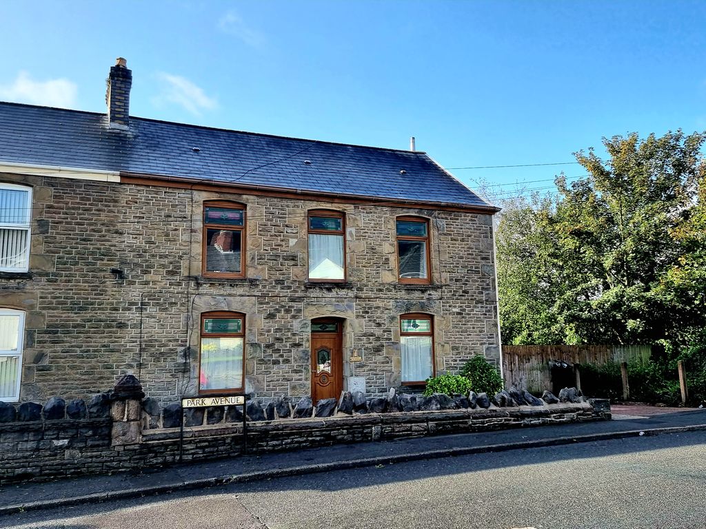 4 bed semidetached house for sale in Park Avenue, Skewen, Lonlas