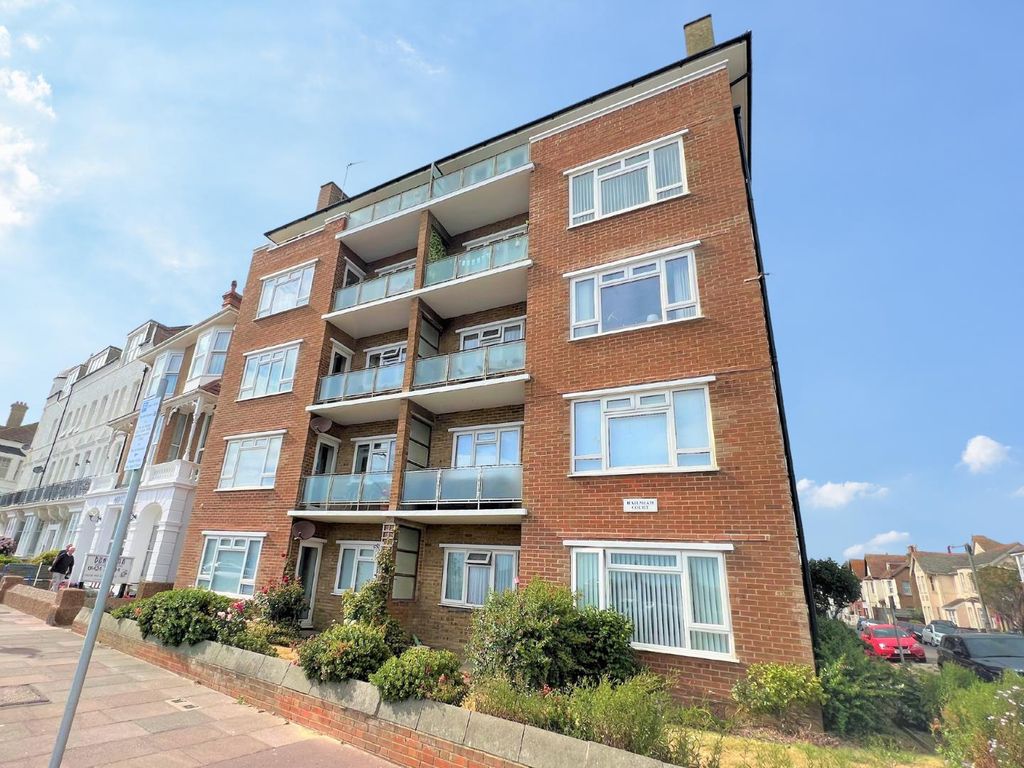 2 bed flat to rent in Marina, BexhillOnSea TN40, £1,200 pcm Zoopla