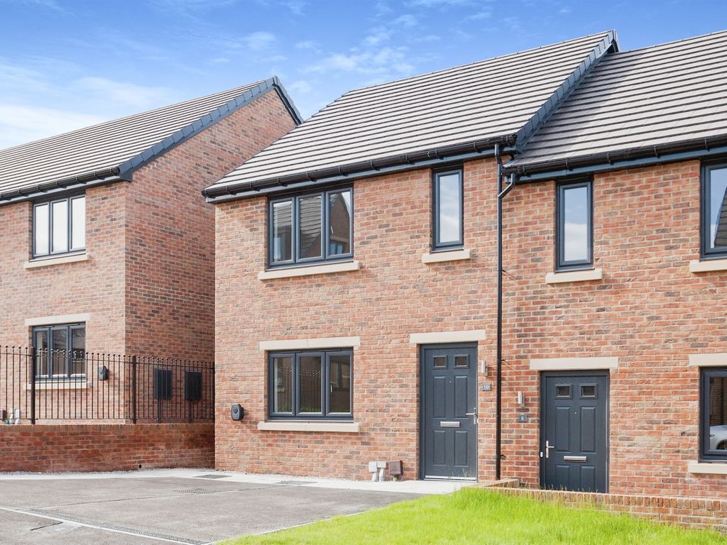 New home, 3 bed semidetached house for sale in Maple Garth, Soothill