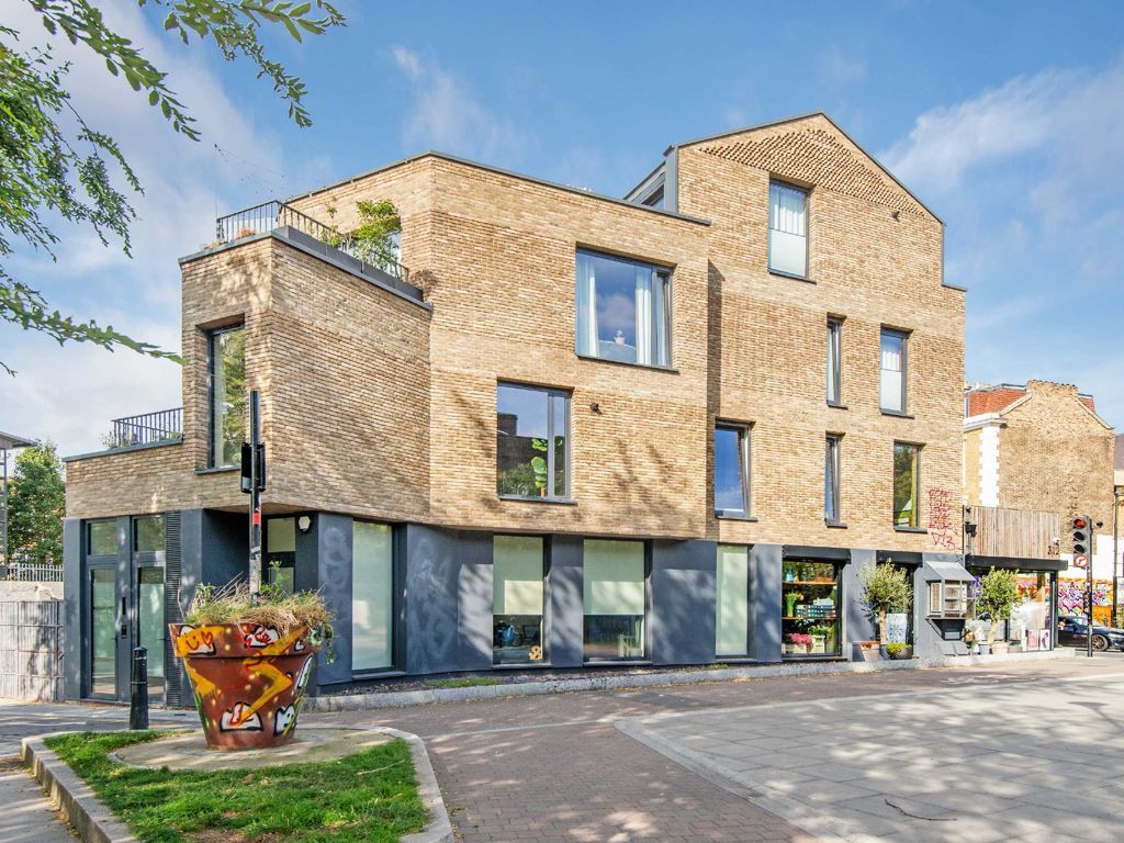 2 bed flat for sale in Columbia Road, London E2, £700,000 Zoopla