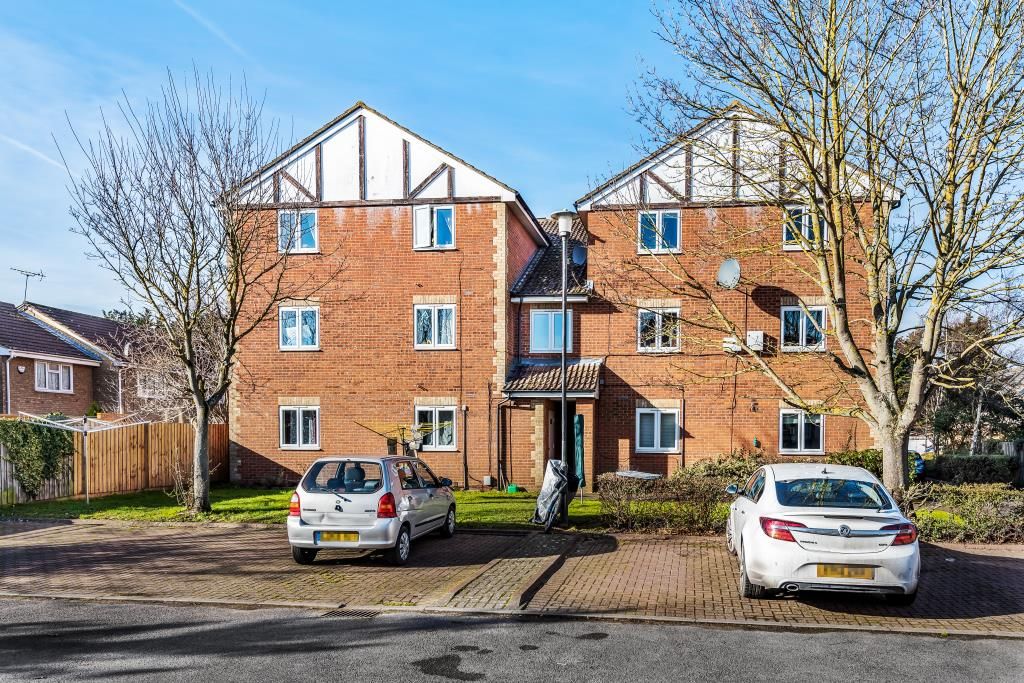 2 bed flat for sale in langley, berkshire sl3
