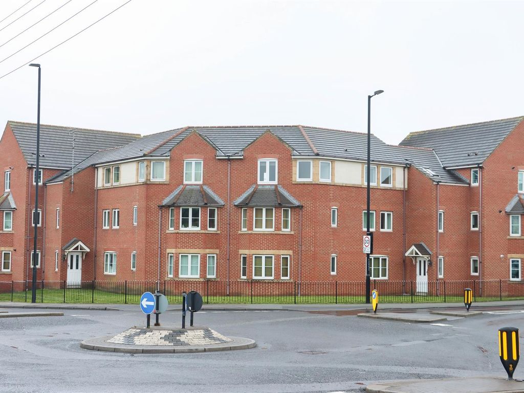 2 bed flat to rent in Edgefield, West Allotment, Newcastle Upon Tyne