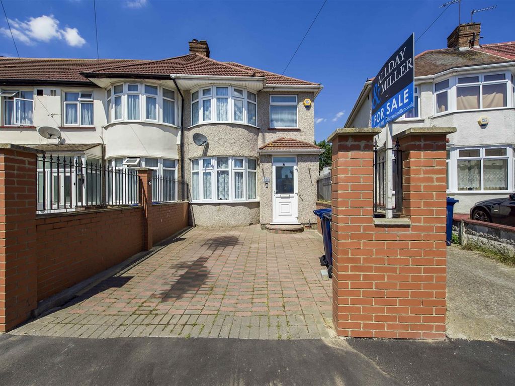 3 bed end terrace house for sale in Laburnum Grove, Southall UB1 Zoopla