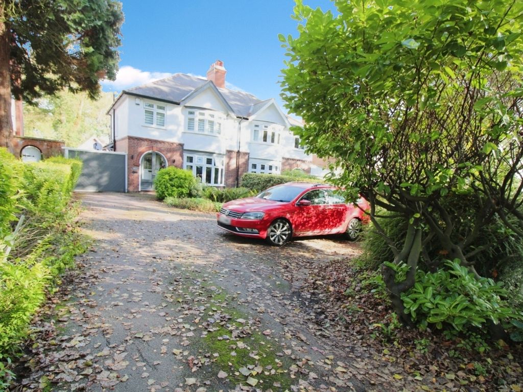 3 bed semidetached house for sale in Saffron Road, Wigston LE18, £